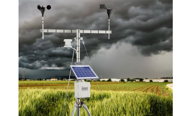 HOBO RX3000 Weather Station Kit in Field